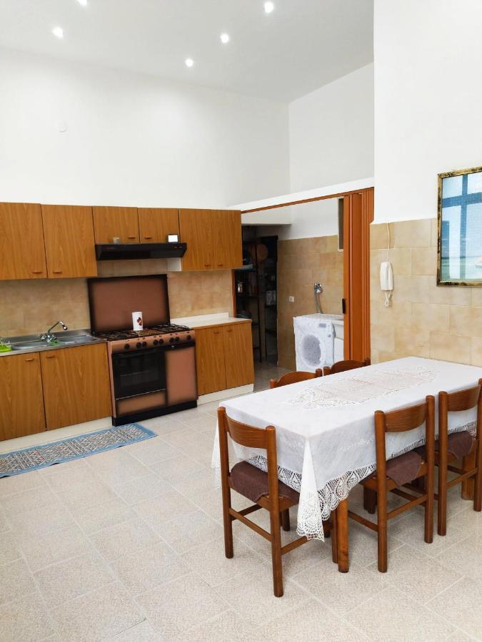 Nonno Ciccio Apartment Lizzano  Kültér fotó